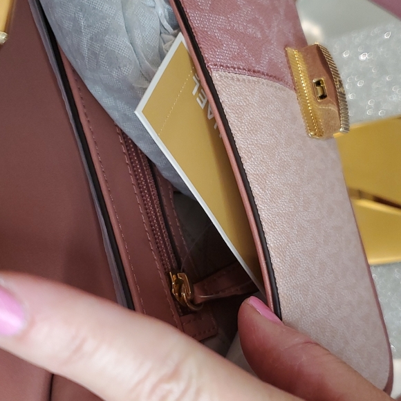 🎉HP🎉! Michael Kors 💘NWT💘 Bradshaw Convertible Purse in Smoky Rose!💘💘💘 - Picture 13 of 16